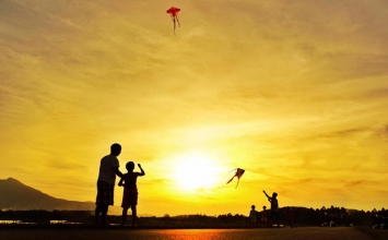 Cha mẹ và con cái hoàn toàn không giống nhau